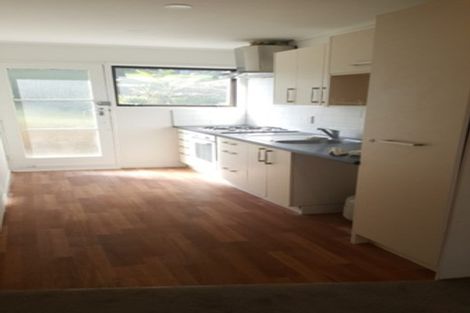 Photo of property in 1/2 Griffiths Place, Te Atatu South, Auckland, 0610