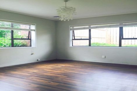 Photo of property in 4 Landsberg Way, Windsor Park, Auckland, 0632