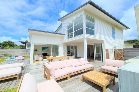 Photo of property in 148 Sands Crescent, Matarangi, Whitianga, 3592