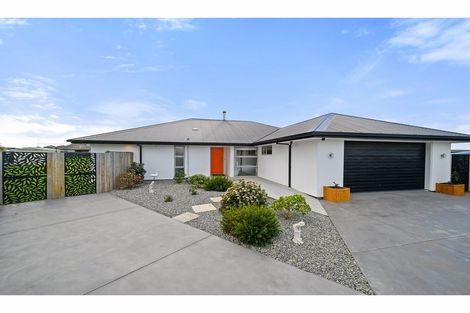 Photo of property in 37 Koura Drive, Rangiora, 7400