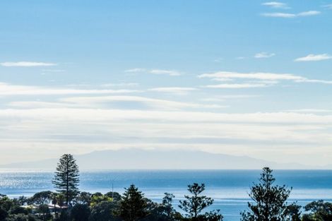 Photo of property in 77 Deep Creek Road, Waiake, Auckland, 0630