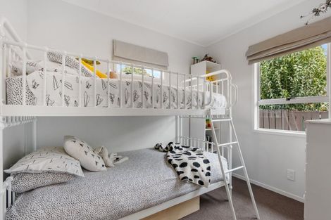 Photo of property in 12 Katrina Place, Massey, Auckland, 0614