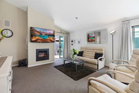 Photo of property in 15 Lennon Way, Papamoa Beach, Papamoa, 3118