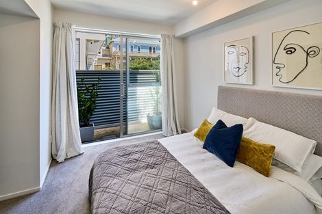 Photo of property in 35 Karo Drive, Te Aro, Wellington, 6011