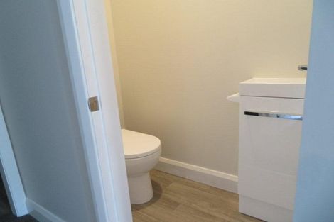 Photo of property in 24 Governor Road, Northland, Wellington, 6012