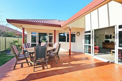 Photo of property in 10 Rutland Place, Taradale, Napier, 4112