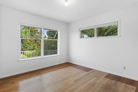 Photo of property in 71 Lyons Avenue, Murrays Bay, Auckland, 0630