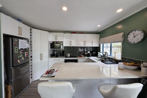 Photo of property in 2 Parma Place, Henderson, Auckland, 0612