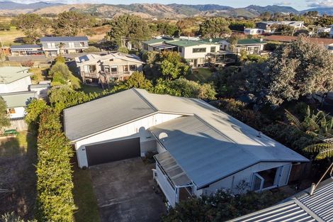 Photo of property in 18c Titoki Road, Waikanae Beach, Waikanae, 5036