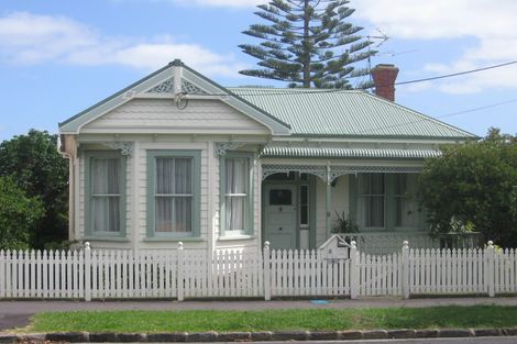 Photo of property in 8 Allenby Avenue, Devonport, Auckland, 0624