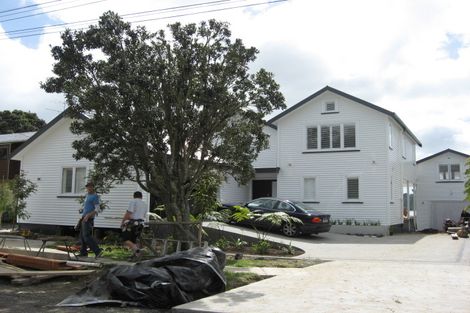 Photo of property in 76 The Terrace, Herald Island, Auckland, 0618