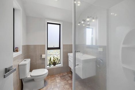 Photo of property in 14 Te Arakete Place, Hurworth, New Plymouth, 4310