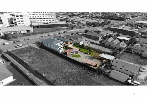 Photo of property in 70-70a High Street, Kensington, Timaru, 7910