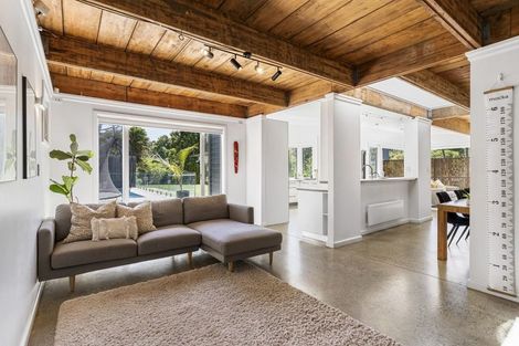 Photo of property in 890 Beach Road, Waiake, Auckland, 0630