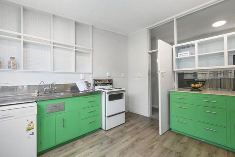 Photo of property in 4 Cliffs Road, Saint Clair, Dunedin, 9012