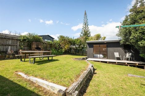 Photo of property in 33 Brighton Road, Waihi Beach, 3611