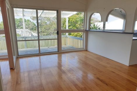 Photo of property in 40 Holland Road, Hillcrest, Auckland, 0627
