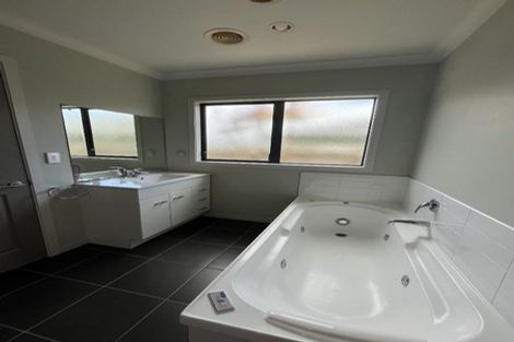 Photo of property in 66 Te Puia Drive, Aotea, Porirua, 5024