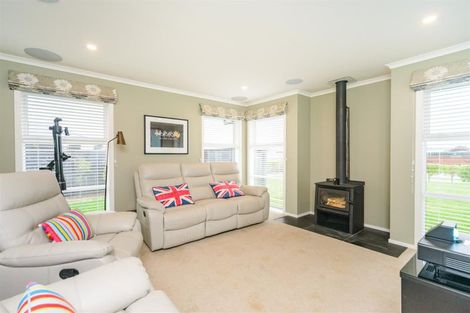 Photo of property in 19 George Street, Bulls, 4818