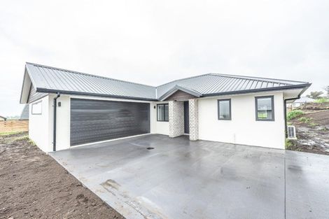 Photo of property in 32 Tirimoana Place, Otamatea, Whanganui, 4501