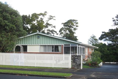 Photo of property in 14 Dennis Avenue, Hillpark, Auckland, 2102