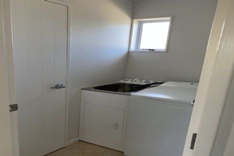 Photo of property in 18 Ngatitoa Street, Tawa, Wellington, 5028