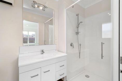 Photo of property in 4a Queenwood Road, Levin, 5510