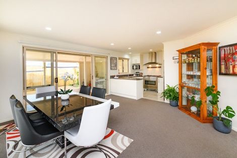 Photo of property in 98 Rosalie Terrace, Kelvin Grove, Palmerston North, 4414