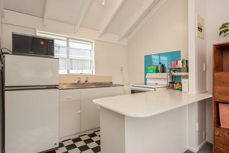 Photo of property in 24/125 Queens Drive, Lyall Bay, Wellington, 6022