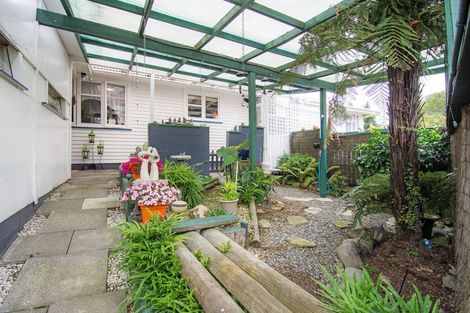 Photo of property in 21 Oxford Street, Lansdowne, Masterton, 5810