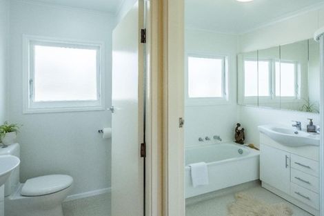 Photo of property in 50 Golf Road, Paraparaumu Beach, Paraparaumu, 5032