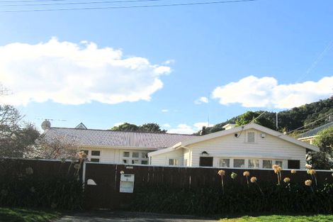 Photo of property in 6 Konini Street, Eastbourne, Lower Hutt, 5013