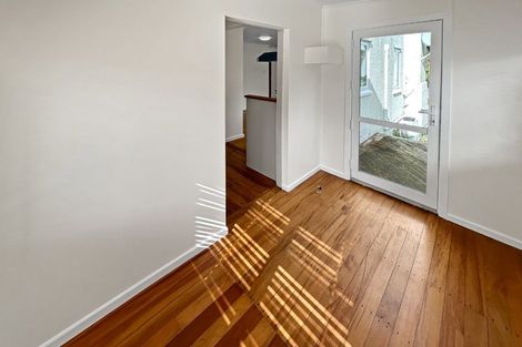 Photo of property in 5 Upjohn Street, Brooklands, New Plymouth, 4310