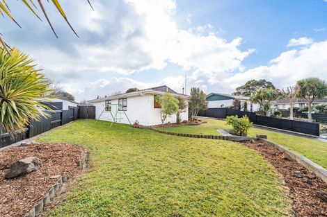Photo of property in 21 Lyndale Place, Kelvin Grove, Palmerston North, 4414