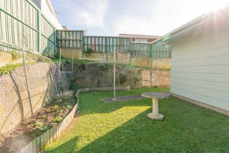 Photo of property in 1b Westview Grove, Miramar, Wellington, 6022