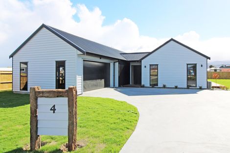 Photo of property in 4 Kea Court, Carterton, 5713