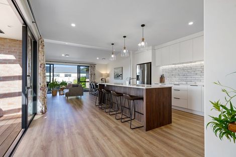 Photo of property in 39 Sunline Drive, Leamington, Cambridge, 3432