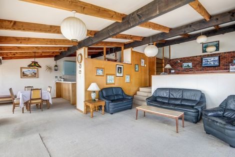 Photo of property in 216 Vipond Road, Stanmore Bay, Whangaparaoa, 0932