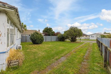 Photo of property in 31 Exeter Crescent, Takaro, Palmerston North, 4412