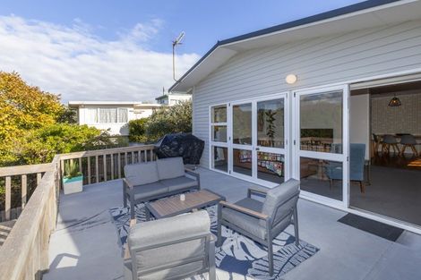Photo of property in 80 Renown Road, Raumati South, Paraparaumu, 5032