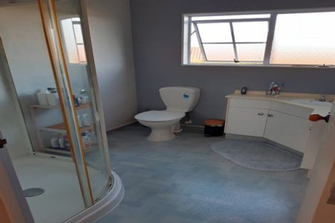 Photo of property in 17 Poutama Place, Tawhero, Whanganui, 4501