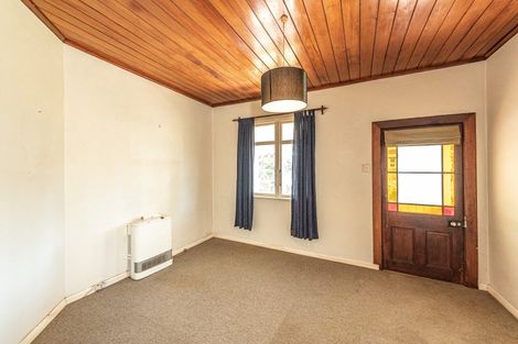 Photo of property in 10 Cavell Place, Gonville, Whanganui, 4501