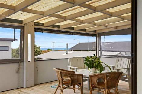 Photo of property in 988 Papamoa Beach Road, Papamoa Beach, Papamoa, 3118