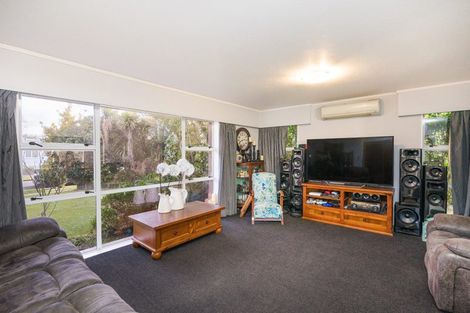 Photo of property in 6 Truscott Grove, Awapuni, Palmerston North, 4412