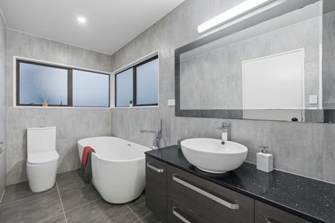 Photo of property in 1 Dalmahoy Place, Wattle Downs, Auckland, 2103
