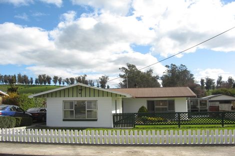Photo of property in 22 Watts Street, Waipawa, 4210