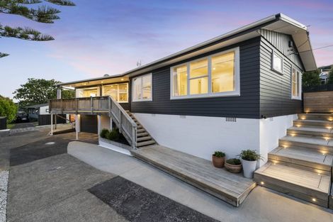 Photo of property in 21 Lowtherhurst Road, Massey, Auckland, 0614