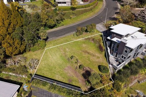 Photo of property in 26 Tupara Crescent, Kawaha Point, Rotorua, 3010