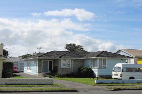 Photo of property in 42 Cornfoot Street, Castlecliff, Whanganui, 4501