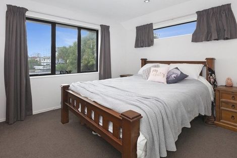 Photo of property in 1/82 Packe Street, Edgeware, Christchurch, 8013